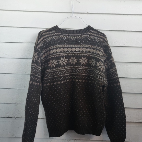 100% WOOL DARK GREEN HOLIDAY SWEATER - Picture 6 of 7